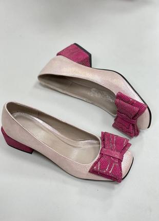 Розовые кожаные сатиновые туфли с бантиком