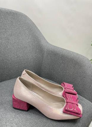 Рожеві шкіряні сатинові туфлі з бантиком3 фото