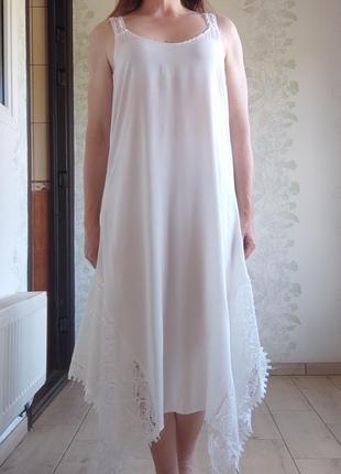 Белое платье свободного кроя с кружевом2 фото