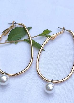 Сережки мінімалістичні з перлинами золотисто сріблясті2 фото
