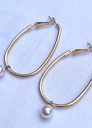 Сережки мінімалістичні з перлинами золотисто сріблясті