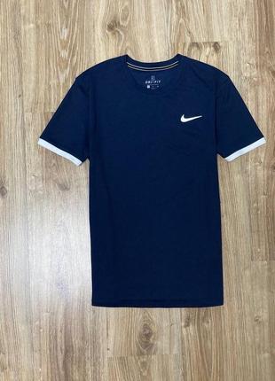 Футболка от фирмы nike dri-fit