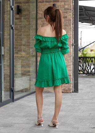 Легкое летнее платье мини из муслина зеленого цвета. модель 14092 фото