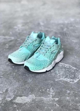 Женские кроссовки nike huarache mint white 2