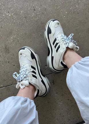 Кросівки в стилі adidas x balenciaga triple s white/black жіночі3 фото