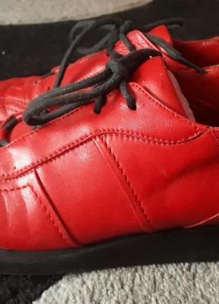 Красные кожаные ботинки 37р.1 фото