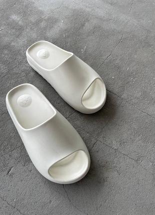 Тапки/шльопанці жіночі adidas indoor yeezy білі, беж, помаранчевий