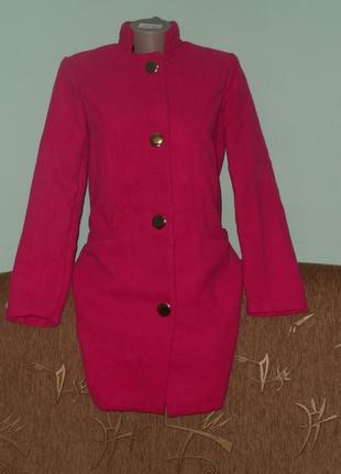 Елегантне красиве пальто