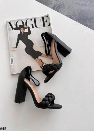 Черные босоножки на выход
