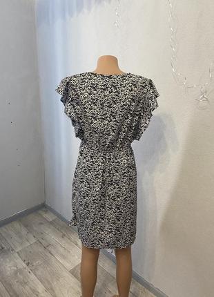 Легкое красивое платье цветочный принт от new look, размер 44-4610 фото