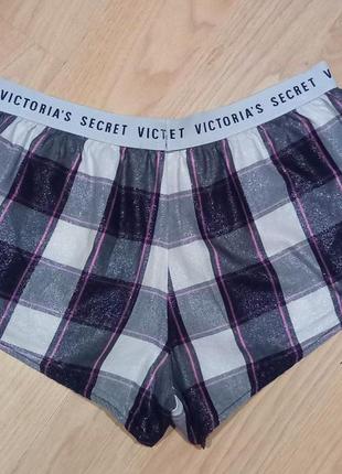 Короткие шорты в клетку victoria's secret,р.s-m,44-463 фото