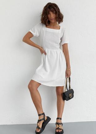 Молочное белое летнее короткое платье мини со шнуровкой на спине