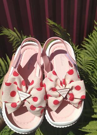 Босоножки для девочки