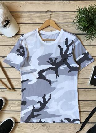 Мужская светлая белая серая чёрная футболка майка nike оригинал the nike tee