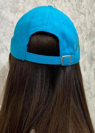 Вышитая женская кепка бейсболка голубого цвета7 фото