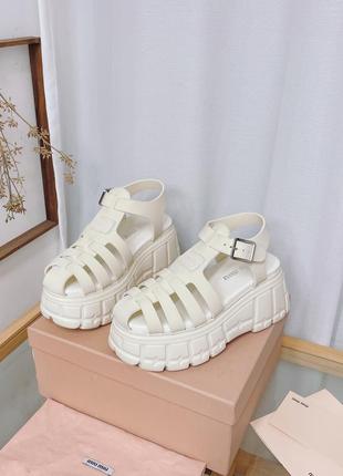 Сандалии босоножки в стиле miu miu