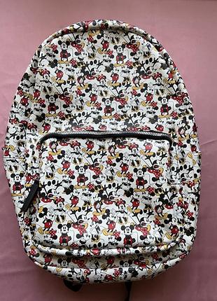 Черный с белым и красным рюкзаком в принт диснеевского персонажа микки маус