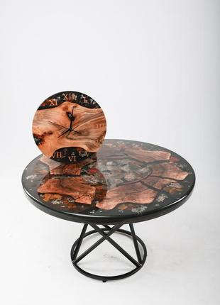 Журнальный стол из дерева и смолы, лофт дизайн