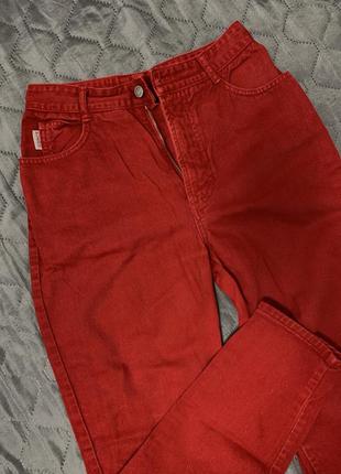 Красные джинсы1 фото