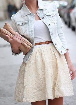 Джинсова куртка з потертостями