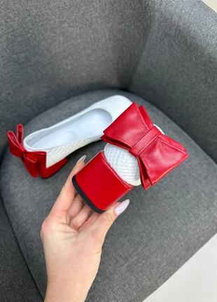 Білі шкіряні туфлі з червоним бантиком багато кольорів4 фото