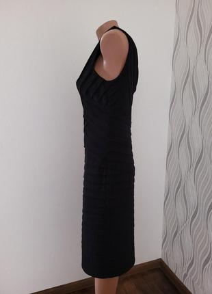 Класичне чорне плаття приталеного силуету3 фото