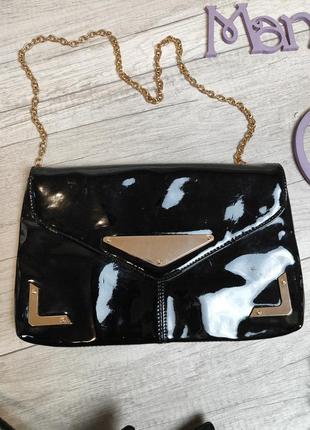 Женская лаковая сумка клатч конверт черная фурнитура золотистого цвета2 фото