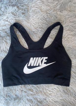 Топ спортивный nike