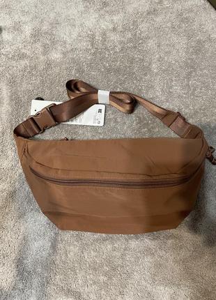 Сумка бананка uniqlo