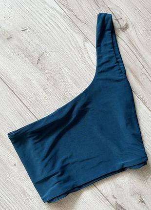 Красивый топ на одно плечо