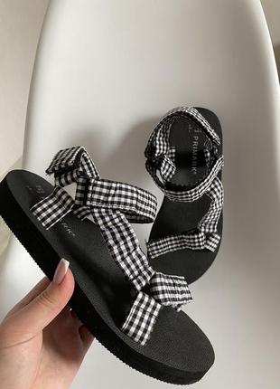 Женские легкие босоножки primark