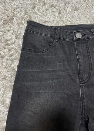 Серые джинсы скинни с кружевом4 фото
