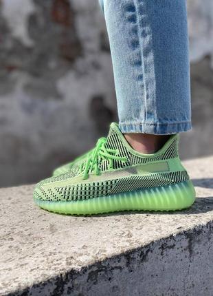 Женские adidas yeezy boost 350 лимонные адидас лозы буст свечется подошва7 фото