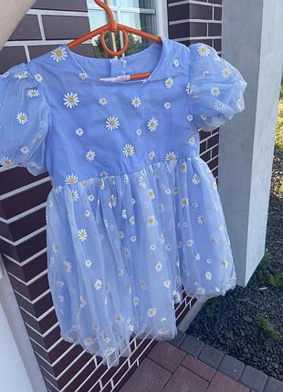 Продам красивые платья детские имею две одинаковых