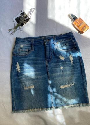 Джинсовая юбка-мини с потертостями от mossimo