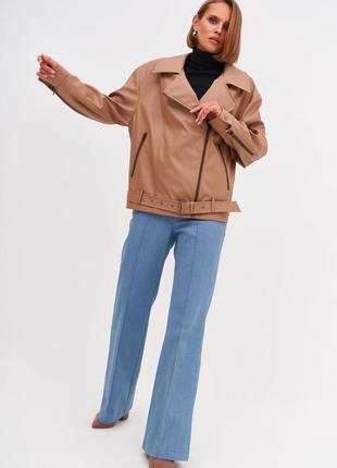 Оверсайз куртка из эко-кожи цвета латте1 фото