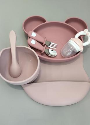 Силиконовая посуда 💯 отлично подойдет для детей.