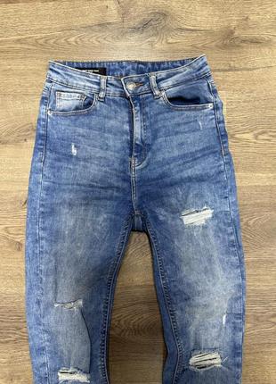 Женские джинсы tally weijl скинни в утяжелике с потертостями разрезами с завышенной талией высокой посадкой