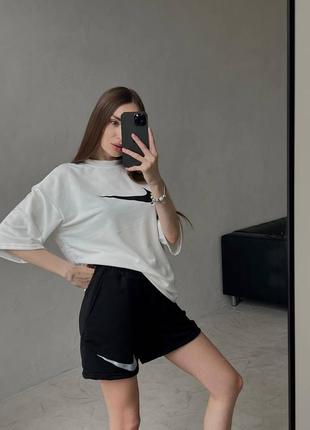 Костюм жіночий футболка та шорти