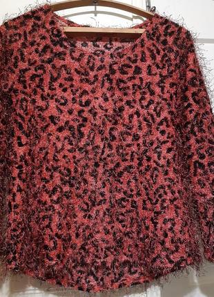 Класна пухнаста кофтинка