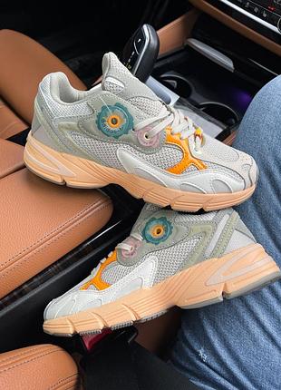 Кросівки жіночі  adidas  astir