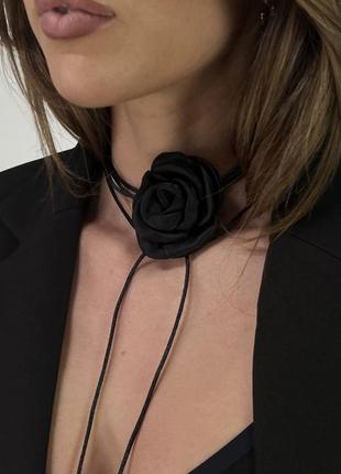 Чокер ожерелье с большим  цветком кружевное роза цветок на шею на шнурке шнурок у2к y2k в стиле 90х 2000х украшение на руку талию1 фото