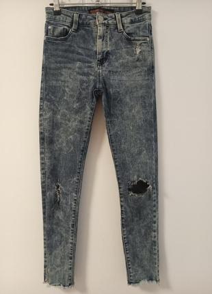 Джинси варьонки з рваностями clockhouse super skinny leg 34 regular,посадка висока.