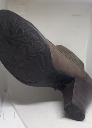 Туфлі-ботільйони з високоякісної шкіри 40p8 фото