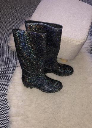 Резиновые сапоги блестящие