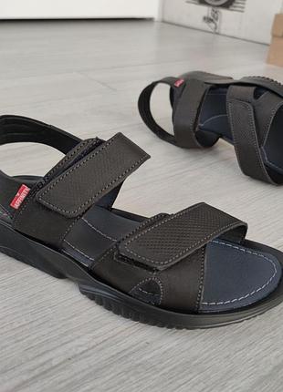 Чоловічі босоніжки сандалі  дуже якісні
