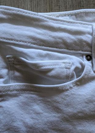 Белые женские джинсы б/у levi's strauss w30 l32 стрейчевые9 фото