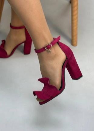 Екслюзивні босоніжки з італійської шкіри та замші жіночі з воланами