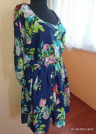 Сукня з квітковим принтом