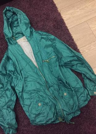 Яркая куртка, ветровка, неон, оверсайз, дождевик изумруд, блестящая2 фото